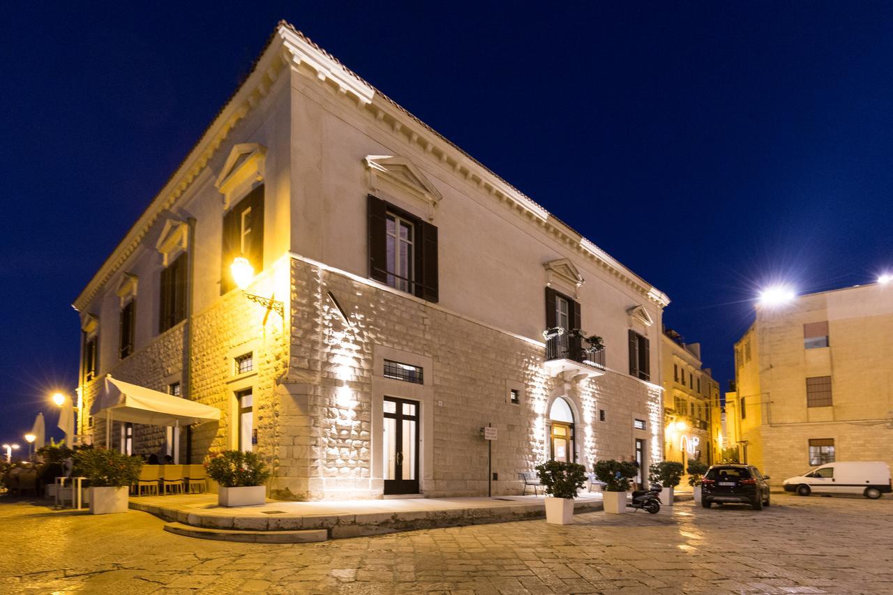 Palazzo Filisio - Regia Restaurant Hotel Trani Exterior photo