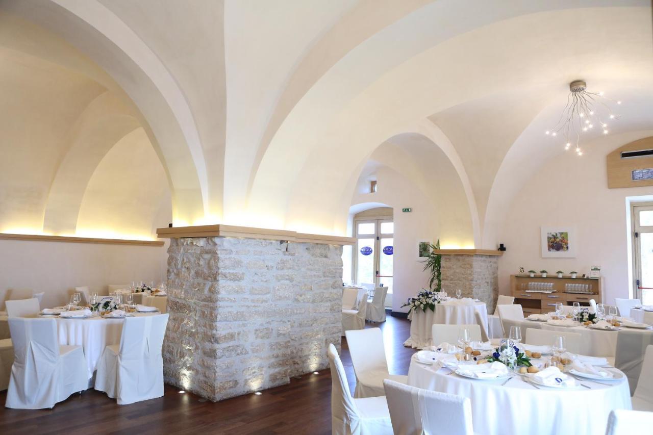 Palazzo Filisio - Regia Restaurant Hotel Trani Exterior photo